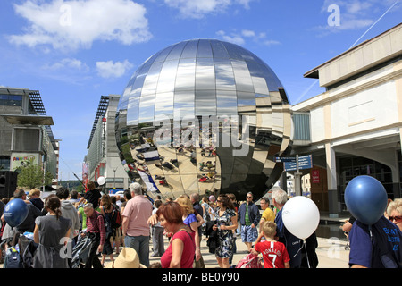 Das Planetarium Welt des Science Museum in Millennium Square Bristol City UK Stockfoto