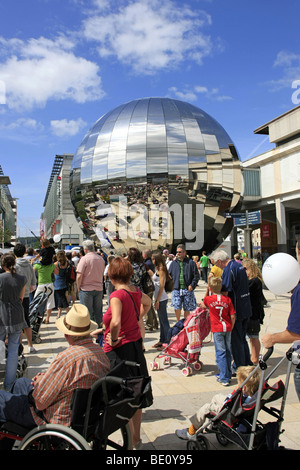 Das Planetarium Welt des Science Museum in Millennium Square Bristol City UK Stockfoto