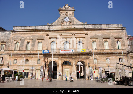 Palazzo Municipio (Rathaus), Piazza della Liberta, Altstadt, Ostuni, Provinz Brindisi, Region Apulien, Italien Stockfoto