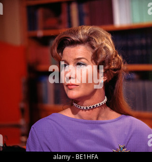 DER VERFÜHRER 1971 UK TV-Serie mit Gast Sterne kanadische Schauspielerin Lois Maxwell Stockfoto