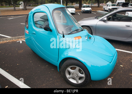 Ein Elektrofahrzeug eine Person mit drei Rädern (Sparrow von Myers Motors, ehemals Corbin Motors). Palo Alto, CA, USA Stockfoto