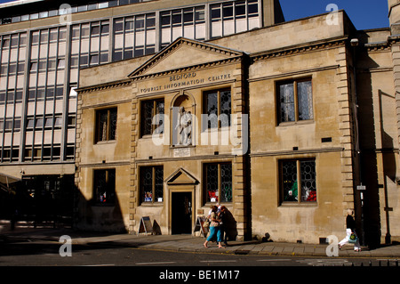 Tourist Information Centre und Rathaus, Bedford, Bedfordshire, England, Vereinigtes Königreich Stockfoto