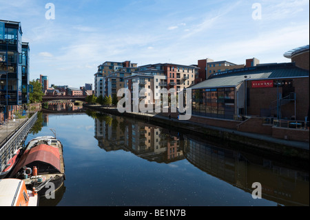 Fluss Aire in der Brauerei Wharf, Leeds, West Yorkshire, England Stockfoto