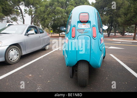 Ein Elektrofahrzeug eine Person mit drei Rädern (Sparrow von Myers Motors, ehemals Corbin Motors). Palo Alto, CA, USA Stockfoto