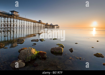 Llandudno Pier in Llandudno, Gwynedd, Nordwales, Sunrise, UK Stockfoto