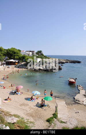 Kleiner Strand und Hafen, Leporano, Provinz Taranto, Apulien, Italien Stockfoto