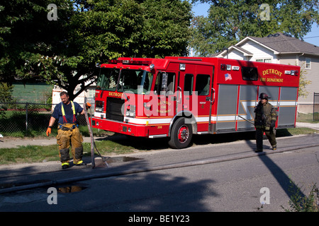 Taktische Man Power Rescue Squad 4 Detroit Feuerwehr Detroit Michigan, durch Dembinsky Foto Assoc Stockfoto