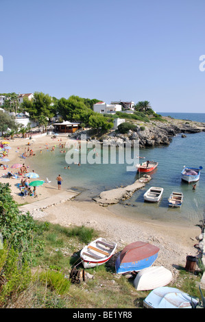 Kleiner Strand und Hafen, Leporano, Provinz Taranto, Apulien, Italien Stockfoto