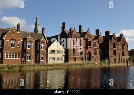 Fluss Ouse und Magistrates Court, Bedford, Bedfordshire, England, UK Stockfoto