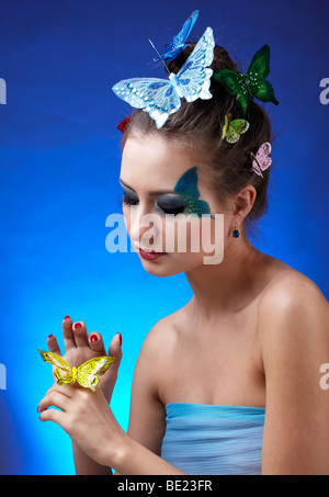 Porträt von schönen Modell mit Schmetterling bodyart Stockfoto