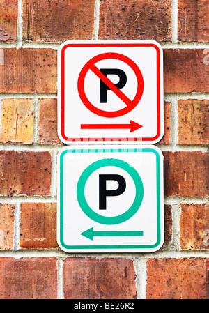 Parkplatz / Parkverbot Zeichen Stockfoto