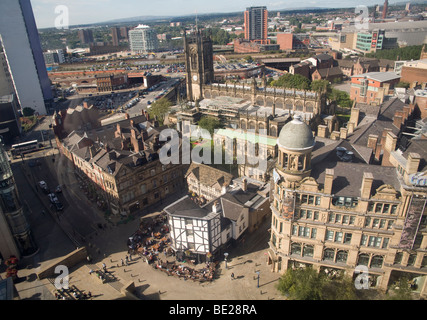 Manchester England UK Blick hinunter auf die Stadt von einer Kapsel aus der Männer-Rad in Exchange Square centre Stockfoto