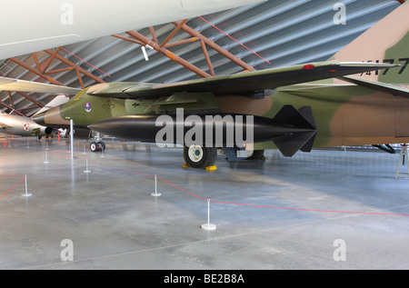 In der Tarnung livery ist das General Dynamics F-111F-CF Multi Role Jet Fighter, in der NCWE, RAF Cosford angezeigt Decked Stockfoto