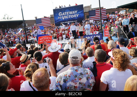 O'FALLON - 31. AUGUST: Der ehemalige Gouverneur von Arkansas anlässlich McCain Rallye in O'Fallon in der Nähe von St. Louis, MO am 31. August 2008 Stockfoto