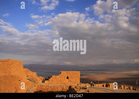 Israel, Judäische Wüste, einen Blick auf das Tote Meer von Masada Stockfoto