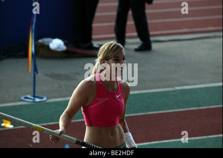 Nahaufnahme von einem lächelnden Chelsea Johnson, während der Womens Stabhochsprung-Wettbewerb bei der Aviva London Grand Prix 2009 Stockfoto