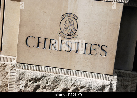 Christies Auktion Hauszeichen und Logo auf Wand, St. James, London, England, UK Stockfoto