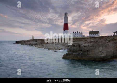 Portland Bill Leuchtturm an der Küste von Dorset, die für Stein abgebaut wurde Stockfoto