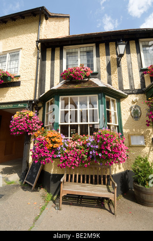 Der Greyhound Pub in dem hübschen Dorf Lavenham Suffolk UK Stockfoto