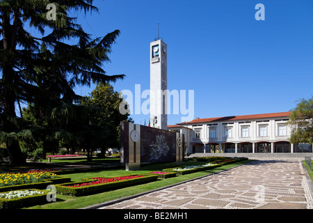 Rathaus Gebäude (links) und Gericht der Stadt Vila Nova de Famalicão (rechts). Distrikt Braga, Portugal. Stockfoto