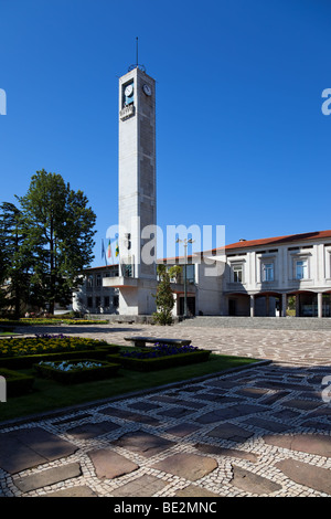 Rathaus Gebäude (links) und Gericht der Stadt Vila Nova de Famalicão (rechts). Distrikt Braga, Portugal. Stockfoto