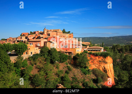 DORF ROUSSILLON, LUBERON, PROVENCE, FRANKREICH Stockfoto