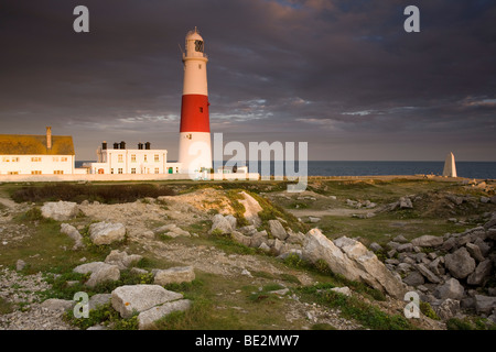 Portland Bill Leuchtturm an der Küste von Dorset, die für Stein abgebaut wurde Stockfoto