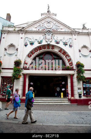 St.-Georgs Arcade in Falmouth, Cornwall, Vereinigtes Königreich. Stockfoto