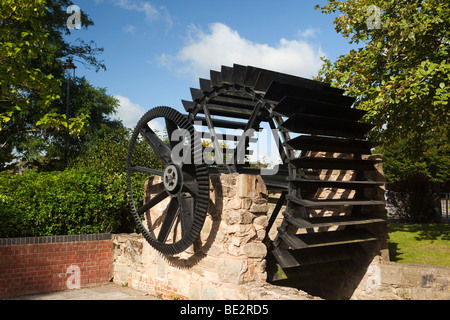 Großbritannien, England, Staffordshire, Stafford, Mühle Bank, Wasserrad, bleibt der Brewster es 1834 Wasser mil Stockfoto