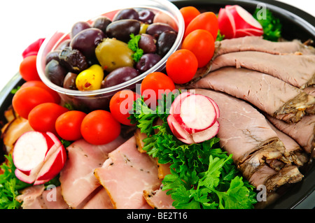 Platte mit sortierten Aufschnitt Fleischscheiben Stockfoto