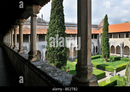 Oberen Bereich des zweistöckigen Kreuzgang in die Dominikanische Kloster Mosteiro de Santa Maria da Vitoria, UNESCO-Weltkulturerbe Stockfoto