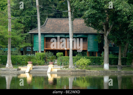 Holzhaus auf Stelzen, Ho Chi Minh Seehaus, Hanoi, Vietnam, Südostasien, Asien Stockfoto