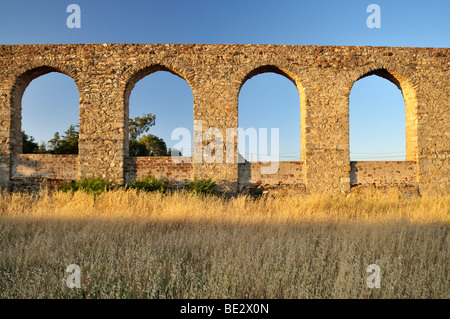 Mittelalterliche Aquädukt, Evora, UNESCO-Weltkulturerbe, Alentejo, Portugal, Europa Stockfoto