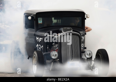 Teilnehmer in der Roadrunner Race 61 Aufwärmen der Reifen vor dem Start, Finowfurt, Brandenburg, Deutschland, Europa Stockfoto