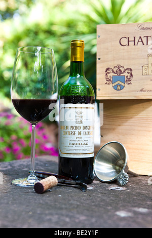 Chateau Pichon Longueville Comtesse de Lalande, Grand Cru Classe Pauillac, Grand Vin de Bordeaux, Bordeaux Glas, Kork, sommel Stockfoto