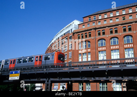 Metro Brücke, Gebäude der Sloman, Reederei am Baumwall, Hanse Stadt Hamburg, Deutschland, Europa Stockfoto