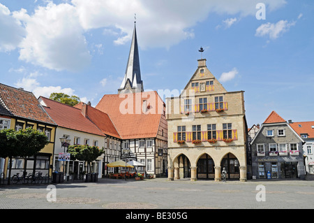 Rathaus, Marktplatz, Kirche, Marktplatz, historische Altstadt, Fachwerk-Fassaden, Werne, Kreis Unna Bezirk, North Rhi Stockfoto