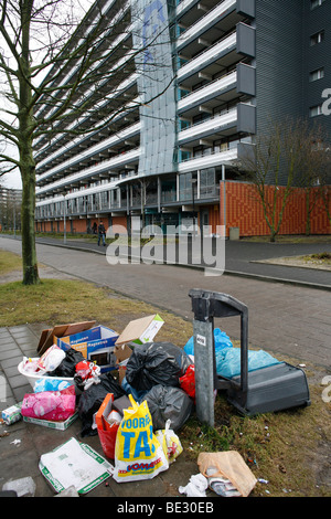 De Bijlmer ist eine schlechte Gegend in Amsterdam. Die Bevölkerung ist überwiegend Ausländer und Beschäftigungsmöglichkeiten sind gering. Es gibt eine hohe o Stockfoto