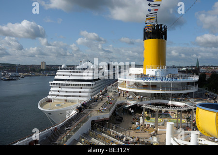 Costa Magica Kreuzfahrtschiff im Hafen von Kiel, Schleswig-Holstein, Deutschland, Europa Stockfoto