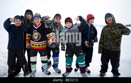 Gojahaven ist eine Stadt im Norden von Kanada, wo 1000 Inuit Leben. Eishockey ist eine beliebte Spprt unter jungen Menschen. Gibt es eine Stockfoto