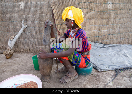 wichtigster Bestandteil einer äthiopischen Mahlzeit ist das Injerra, machte eine Art Pfannkuchen von "Teff". Das Injerra wird mit Händen gegessen. Die Stockfoto