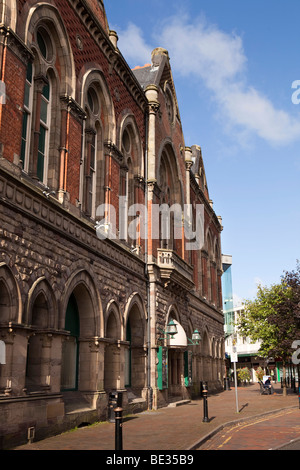 Großbritannien, England, Staffordshire, Stafford, Eastgate Street, Gatehouse Theater im Gebäude der ehemaligen Borough Hall Stockfoto