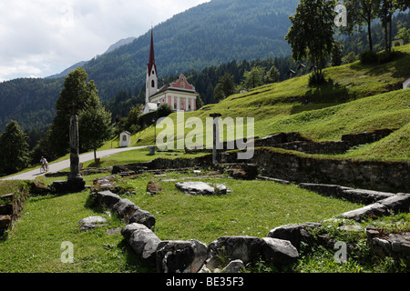 Ausgrabung, frühe christliche Kirche, St. Peter und Paul Kirche, Kirchbichl von Lavant, Ost-Tirol, Tirol, Österreich, Europa Stockfoto