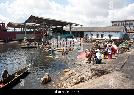 Öffentliche Fischmarkt in Stonetown, Stone Town, Sansibar, Tansania, Afrika Stockfoto