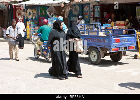 Markt in der Benjamin Mkapa Rd in Stonetown, Stone Town, Sansibar, Tansania, Afrika Stockfoto