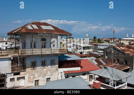 Blick über die Dächer von Stonetown, Stone Town, Sansibar, Tansania, Afrika Stockfoto