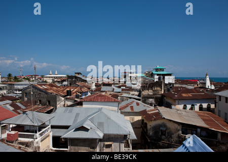 Blick über die Dächer von Stonetown, Stone Town, Sansibar, Tansania, Afrika Stockfoto