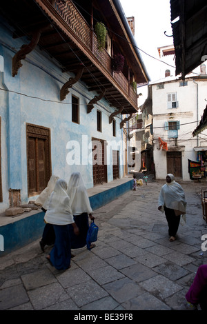 Kleiner Laden in der Changa Basar Straße, auf der linken Seite der Emerson Spice Hotel, Stonetown, Stone Town, Sansibar, Tansania, Afrika Stockfoto