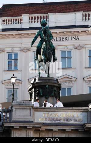 Reiterstatue von Erzherzog Albrecht, Albrechtsrampe Rampe vor der Albertina Museum, Wien, Österreich, Europa Stockfoto