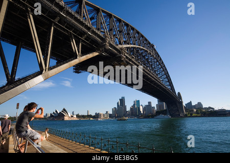 Blick auf die Harbour Bridge und das Opernhaus von Milson Punkt. Sydney, New South Wales, Australien Stockfoto